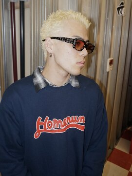 メリケンバーバーショップ トーキョー(MERICAN BARBERSHOP TYO) BURGメンズカットアップバングスパイキーショートスキンフェード