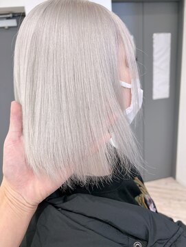 アンドソー 池袋(&so.) ハイトーンカラー/ホワイトブロンド/レイヤーカット/池袋