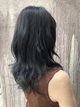 ロンド(Le Rond) ミディアムレイヤーカット/ブルーブラック/チャコールグレー