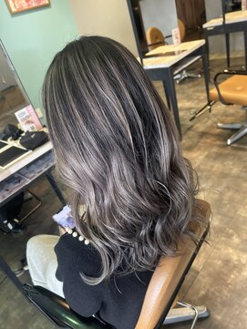 ステレオ ヘアデザイン 安城店(STEREO HAIR DESIGN) …シャドールーツ(11月)…