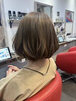 リア(Lia) 20代30代40代50代大人女性白髪ぼかし