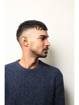 メリケンバーバーショップ フクオカ(MERICAN BARBERSHOP FUK)&nbsp;サイドパートショートフェザーマッシュワイルドアップバングa2