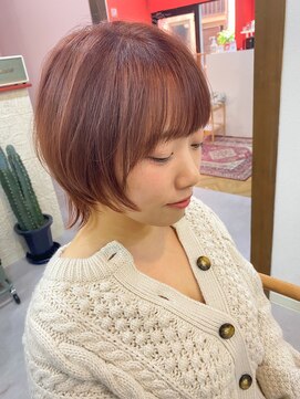 アイエン(aien) ピンクテラコッタベージュ×ミニボブウルフヘア