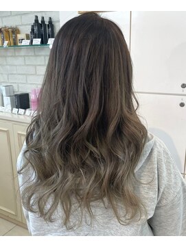 ヴィーヴォ 天六店(VIVO) 【VIVO】池田晃久 外国人風バレイヤージュ アイスグレージュ