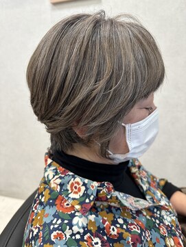 リベルタ(LIBERTA) 【白髪ぼかしハイライト】40代からの大人ショートボブ♪