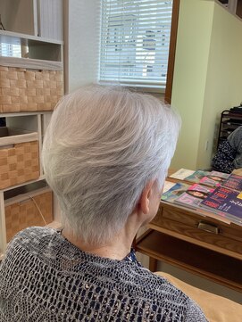 ラキ(LAKI) シルバーヘア