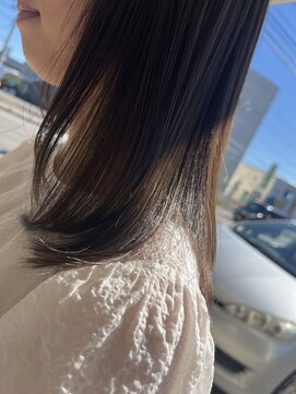 フランジェッタヘアー(Frangetta hair) 伸ばしかけミディアム