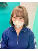 透明感ベージュ