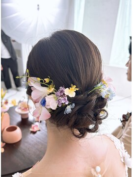 ヘアメイクアンドセットサロン リッコ(Hair make&set salon Ricco) 生花付き王道シニヨン♪