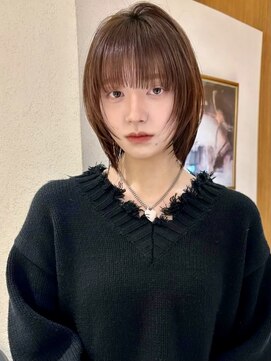 ヤイエ 青山店(yiye) 大人ボブ切りっぱなしボブハイトーンベージュカラーショートボブ