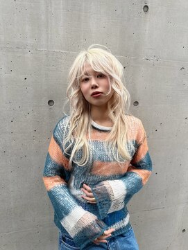 ティント 梅田(Tint) 【TOMOKI】ホワイト/ブロンド《大阪梅田駅》