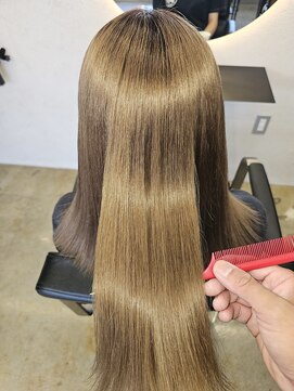 エイト チャタン 沖縄北谷店(EIGHT chatan) ブリーチ履歴×髪質改善縮毛矯正【EIGHT 北谷 荒井】