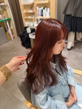 エス 大阪梅田店(es) レイヤーカット×チェリーレッド