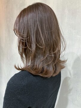 アイティー バイ アルバム 浦和店(IT by ALBUM) オリーブベージュ_アースカラーくびれヘアツートン_ba379314