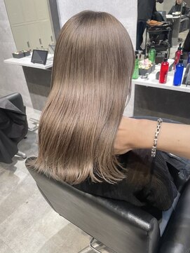 アンダーバーホワイト 南海難波店(_WHITE) 透明感ベージュグレー