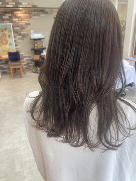 リリィ(LILY) 柔らかベージュカラー