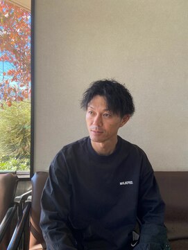 髪屋 無造作センターパート・ツイストパーマ