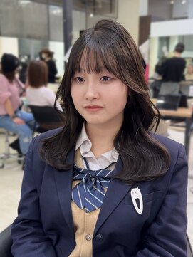 ビュー トウキョウ(VIEW TOKYO) ミディアムレイヤー 韓国レイヤー レイヤーカット 顔周りカット