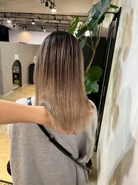 メリー オオサカ(Merly Osaka) contrast balayage