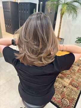 メリー オオサカ(Merly Osaka) layer balayage
