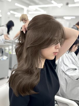 アマトウキョウスマートサロン(AMA TOKYO×Smart Salon) ヘーゼルベージュ　ブリーチなし　レイヤーカット　海外風