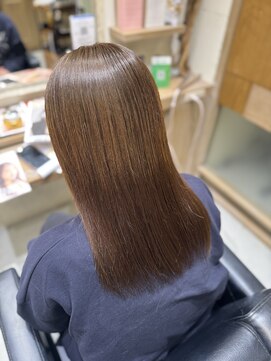 フォルテステラ(FORTE STELLA) オリーブグレー/小顔に見せるヘア