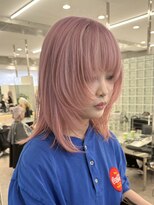 サンクプロジェクト(cinq PROJECT)&nbsp;ハイトーン切りっぱなしショートボブミルクティーピンクベージュ