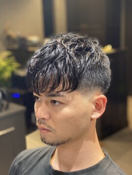 リバティ(LIBERTY) 黒髪暗髪前髪重めパーマスキンフェード