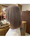 伸ばしかけボブ斜めバング小顔愛されライトベージュカラー