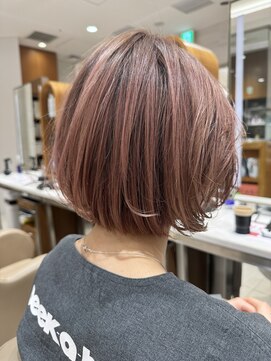 ピークアブー アヴェダ ギンザシックス(PEEK-A-BOO AVEDA GINZASIX) ハイトーンピンクベージュカラー 大人ボブレイヤー 丸みボブヘア