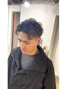 エルオム(EL.HOMME) 『HIRAI』強めフェザーパーマ