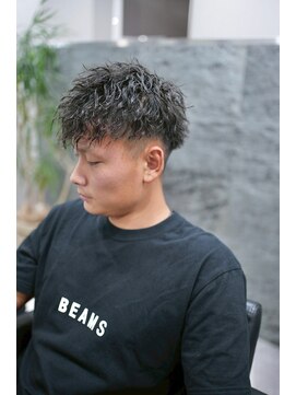 スラッシュ(SLASH) ツイストスパイラル/スパイラルパーマ/波巻きパーマ/姫路