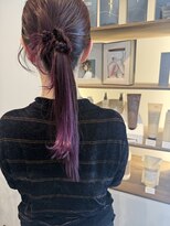 トルヴェ(Toruve)&nbsp;大人ピンクのタイトヘアアレンジ