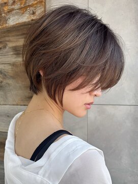 トルネード(TORNADO) 外国人風前下がりショート 海外風 ショートボブ　表参道A0220