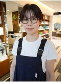 眼鏡にも合う！大人女子コンパクトマッシュショート