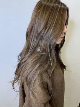 アンソメット 上津店(UN SOMMET) ハイライトカラー×アッシュベージュ[UNSOMMET_KAZUMI]