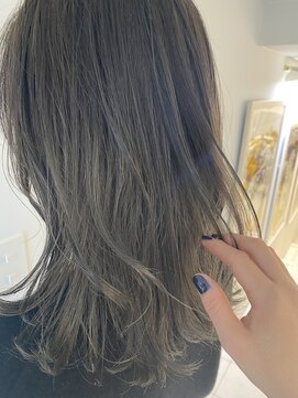 インビテーション(invitation) ハイライトカラー◎ブルーアッシュ