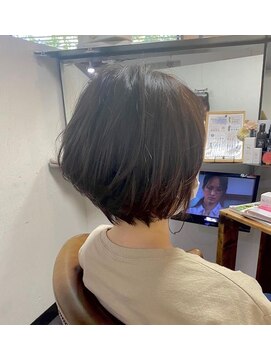 カミケン 方木田店(kamiken.) 上品きれい大人ショートひし形ふんわり【カミケン方木田店】