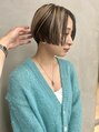 ビューズトーキョー(VIEWS TOKYO) 女性らしい刈り上げショートに、デザインカラーで遊び心