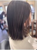 アッシュベージュ　イヤリングカラー　ブリーチなし　大人ボブ