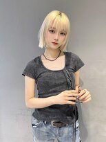 ソー(so.)&nbsp;ホワイトブロンド/レイヤーボブ/レイヤーカット/ウルフカット