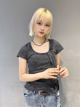 ソー(so.) ホワイトブロンド/レイヤーボブ/レイヤーカット/ウルフカット