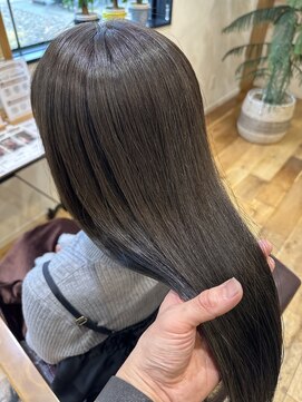 冬に映えるツヤ感オリーブカラー