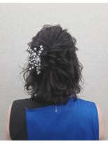 ビューティーサロン コマ(koma)&nbsp;ヘアセット☆ミディアムハーフアップ