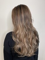 ライリー(riley)&nbsp;rileyバレイヤージュ×ヌードベージュ