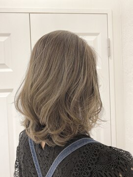 ヘアリゾート バルボア アイランド(hair resort Balboa Island) 【Balboa Island 池袋】20代、30代オススメ！スモーキーベージュ