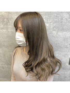 キャラ シャローネ 池袋(Chara Chalone) 透明感重視のリーフベージュカラー【岸雄一/池袋/ 池袋/池袋】