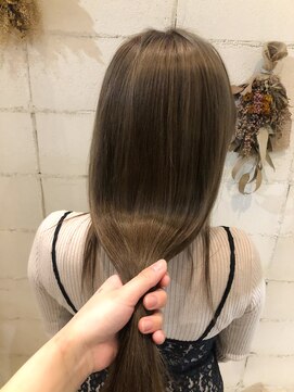 サロン ド ソーホー 蕨(Salon de SOHO) スモーキーベージュ