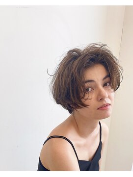 アイワナゴーホーム コンセント(I WANNA GO HOME CONCENT) センターパートマッシュ