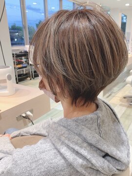 ヘアークラフト アニー 南郷18丁目店(HAIR CRAFT Annie) ハイライトショート